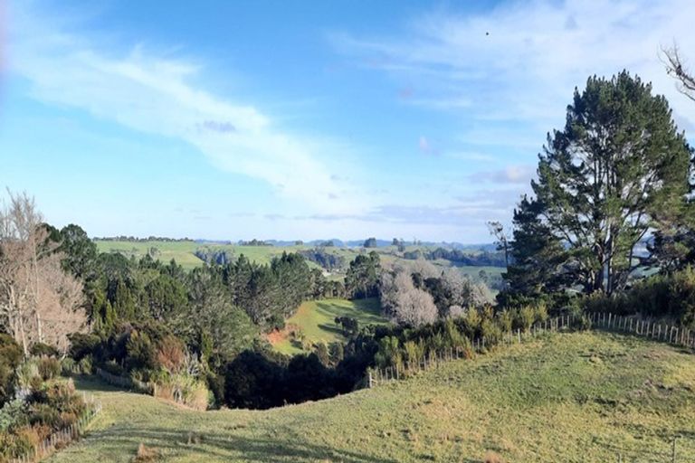 Photo of property in 132b Gatfield Road, Kaukapakapa, 0873