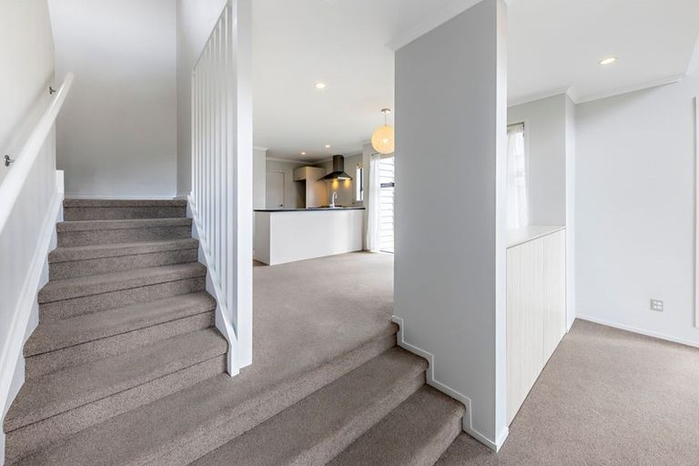 Photo of property in 18 Hirimate Place, Flat Bush, Auckland, 2019