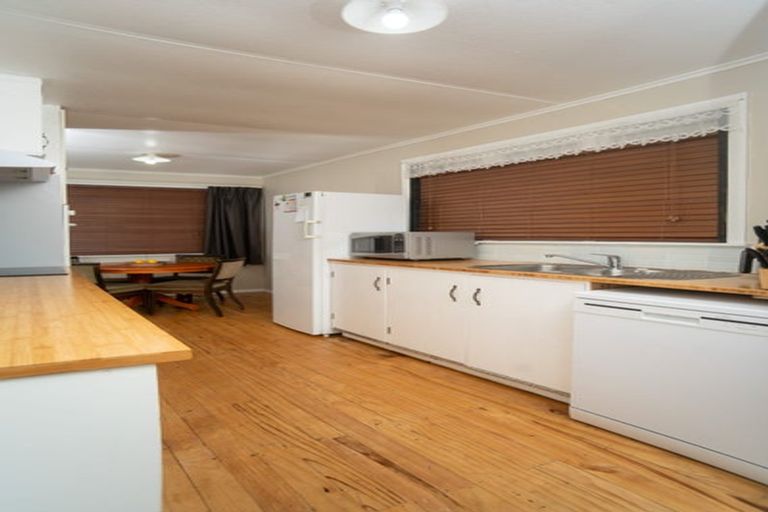 Photo of property in 16 Manchester Street, Patea, 4520