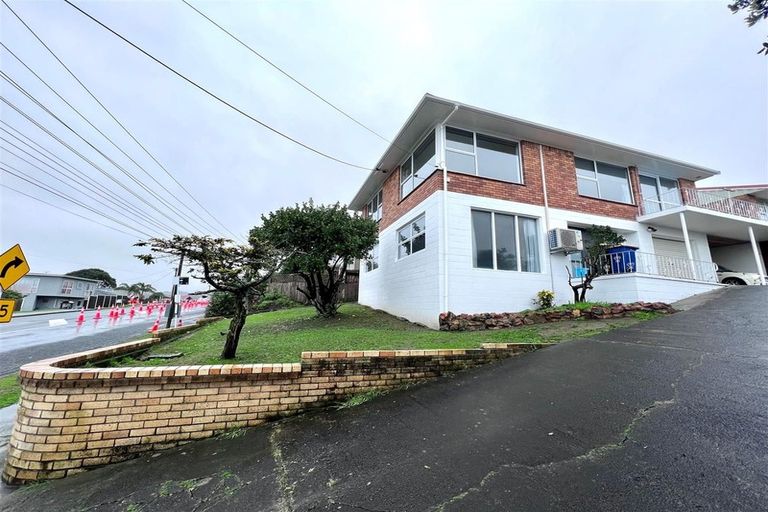 Photo of property in 117 Golf Road, New Lynn, Auckland, 0600