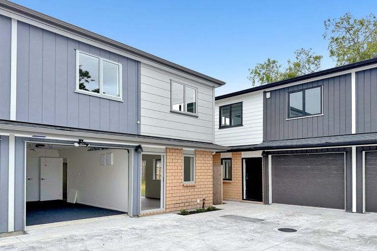 Photo of property in 17c Martin Place, Kelston, Auckland, 0602