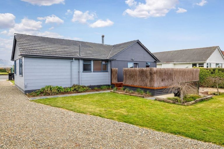 Photo of property in 1 Holmes Street, Waimate, 7924