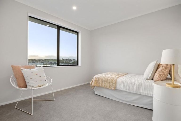 Photo of property in 22 Symes Drive, Red Beach, 0932