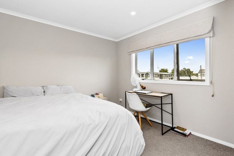 Photo of property in 144u2 Old Farm Road, Hamilton East, Hamilton, 3216