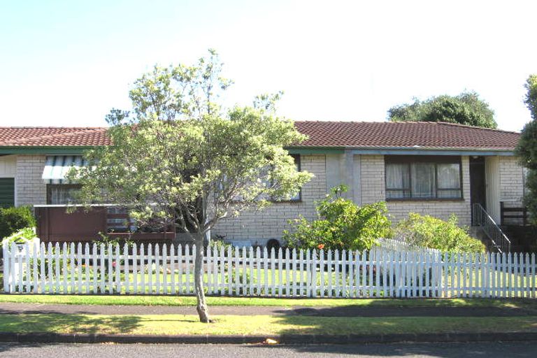 Photo of property in 4/15 Seabrook Avenue, New Lynn, Auckland, 0600