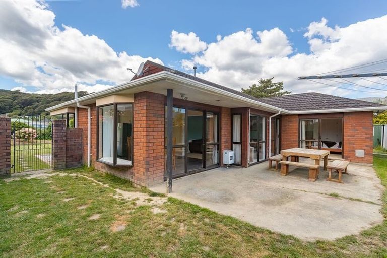 Photo of property in 6a Hyde Street, Wainuiomata, Lower Hutt, 5014