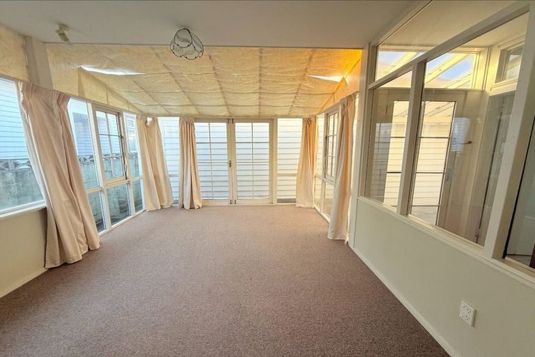 Photo of property in 72 Miro Street, Miramar, Wellington, 6022