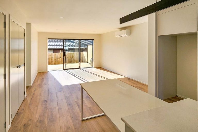 Photo of property in 2/11 Lees Grove, Wainuiomata, Lower Hutt, 5014