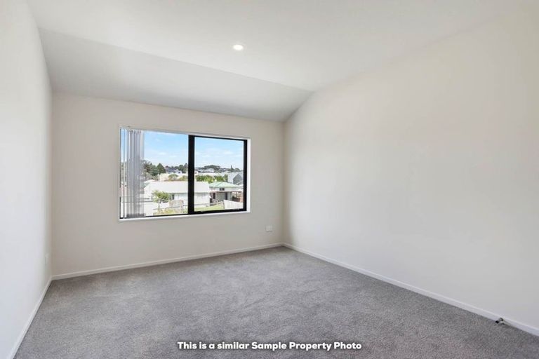 Photo of property in 3/60 Kelman Road, Kelston, Auckland, 0602