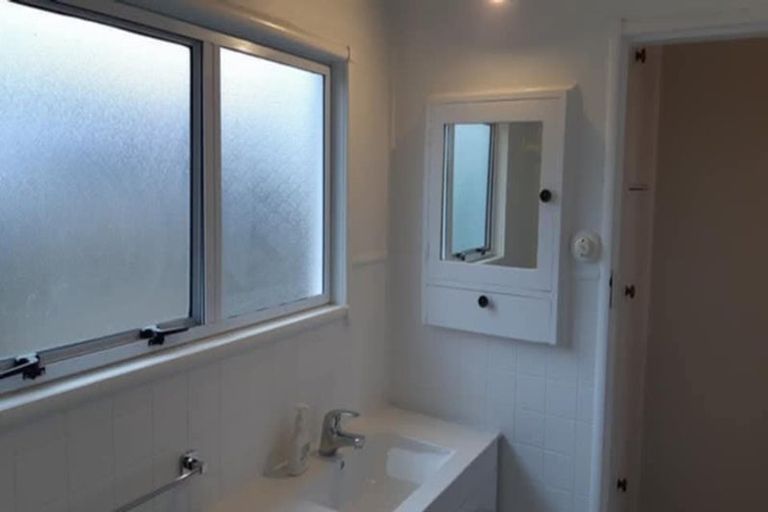 Photo of property in 26 Paynters Avenue, Strandon, New Plymouth, 4312