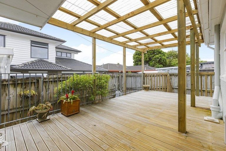 Photo of property in 8 Hamilton Road, Papatoetoe, Auckland, 2025