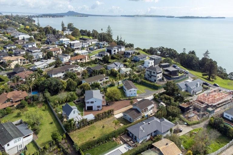 Photo of property in 75 Marine Parade, Mellons Bay, Auckland, 2014