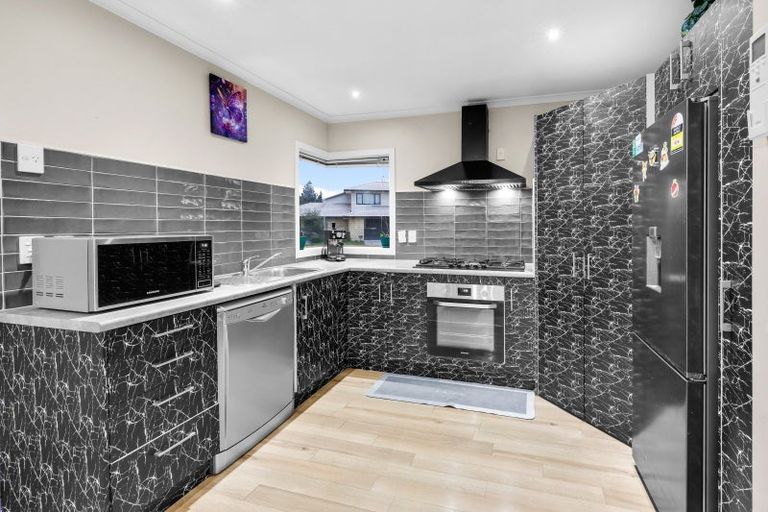 Photo of property in 11/64 Kawaha Point Road, Kawaha Point, Rotorua, 3010