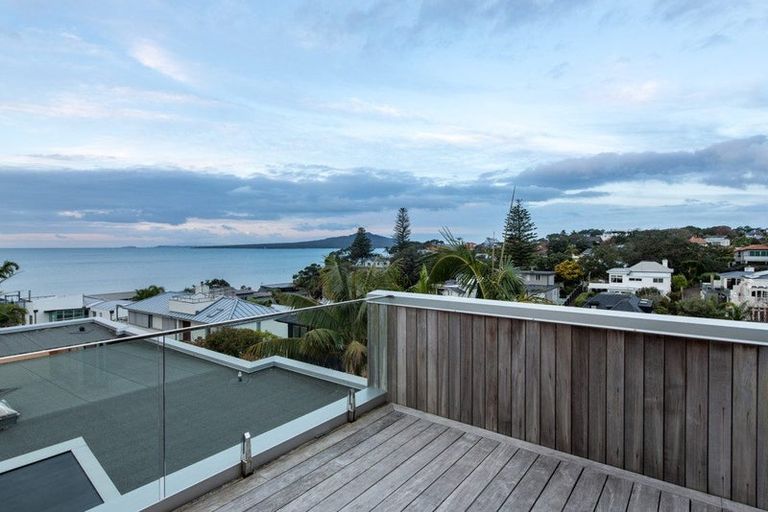 Photo of property in 8a Rarere Road, Hauraki, Auckland, 0622