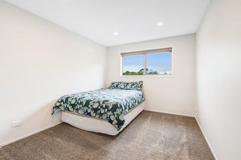 Photo of property in 30 Salamanca Road, Sunnynook, Auckland, 0620