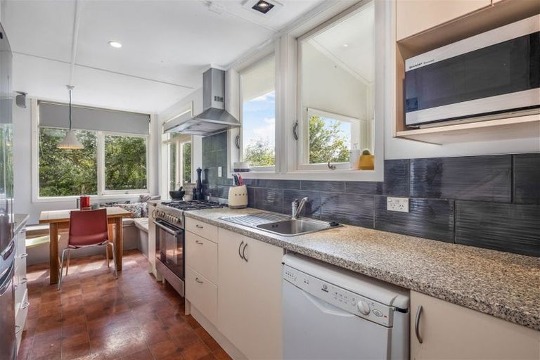 Photo of property in 12 Spenmoor Street, Newlands, Wellington, 6037