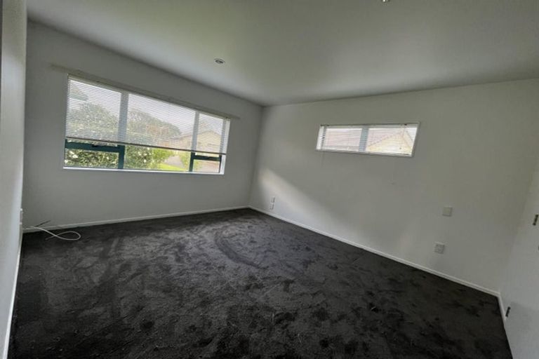 Photo of property in Waimanu Bay Village, 3/1 Piriti Drive, Te Atatu Peninsula, Auckland, 0610
