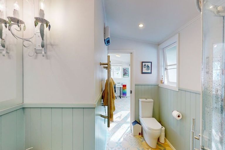 Photo of property in 96 Marine Parade, Paraparaumu Beach, Paraparaumu, 5032