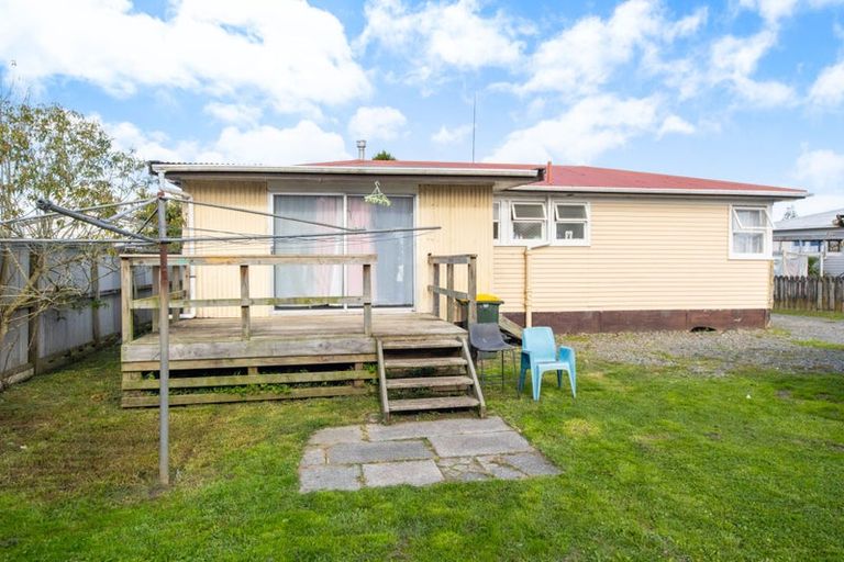 Photo of property in 27 President Avenue, Papakura, 2110