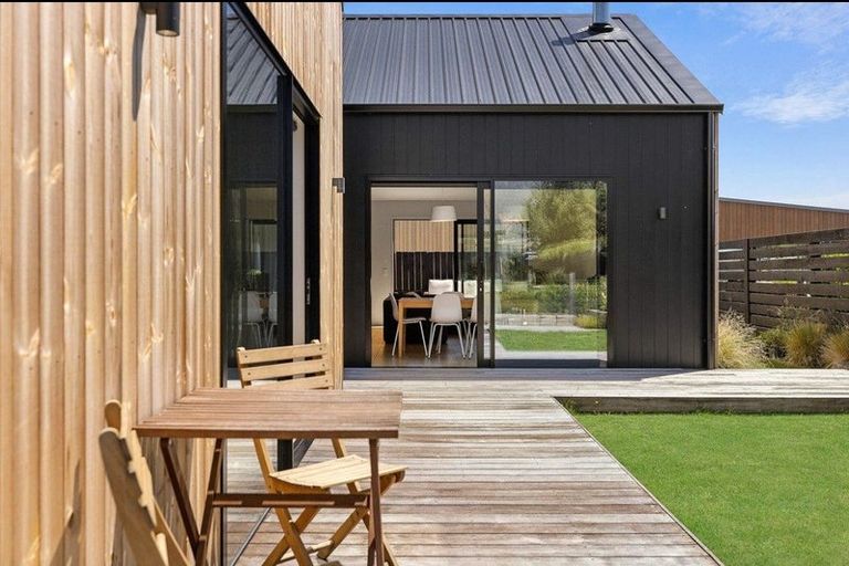 Photo of property in 12 Cleland Close, Wanaka, 9382