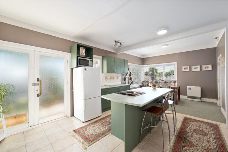Photo of property in 9 Koromiko Street, New Lynn, Auckland, 0600