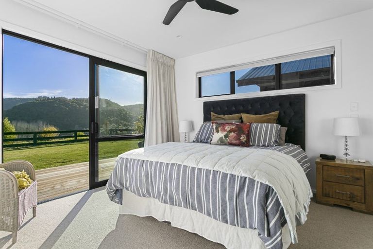 Photo of property in 14 Seven Oaks Drive, Kinloch, Taupo, 3377