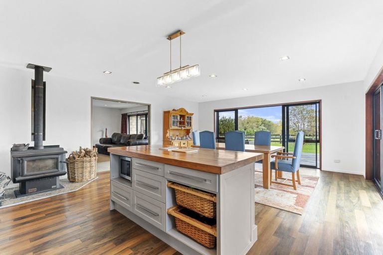 Photo of property in 334 Henwood Road, Hillsborough, New Plymouth, 4372