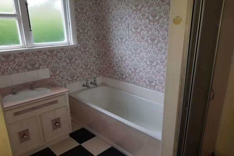 Photo of property in 161 Derby Street, Westport, 7825