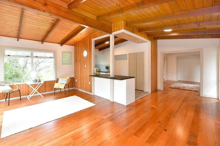 Photo of property in 2127 East Coast Road, Stillwater, Silverdale, 0993