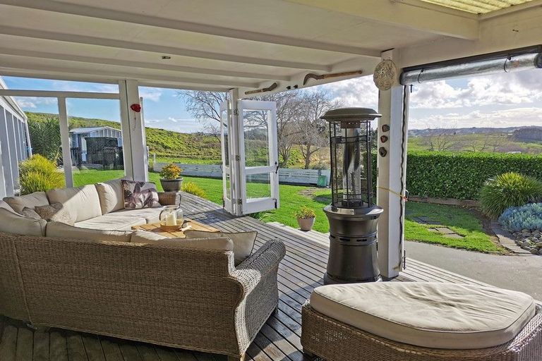 Photo of property in 956 Oneriri Road, Kaiwaka, 0573