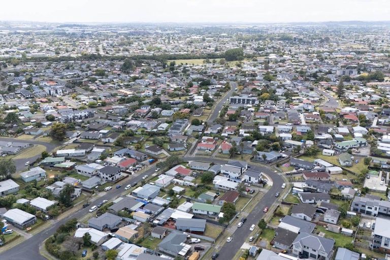 Photo of property in 23 Kemble Close, Mangere, Auckland, 2022