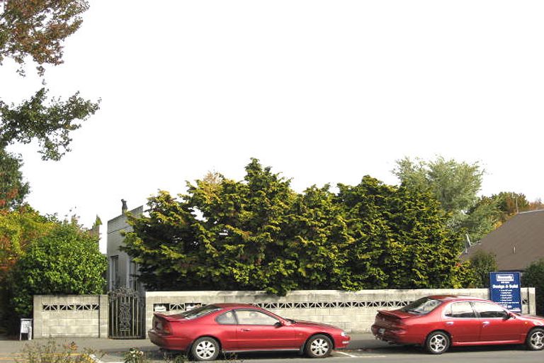 Photo of property in 7 Memorial Avenue, Ilam, Christchurch, 8053