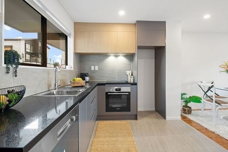 Photo of property in 21 Red Arches Road, Henderson, Auckland, 0610