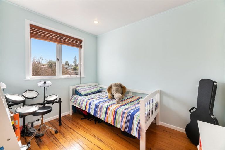 Photo of property in 1/8 Tyne Road, Forrest Hill, Auckland, 0620