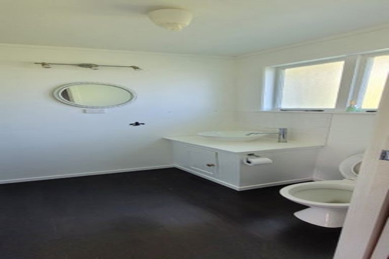 Photo of property in 195 Tukapa Street, Westown, New Plymouth, 4310