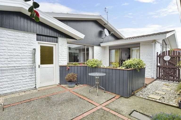 Photo of property in 2a Kinley Street, Rangiora, 7400
