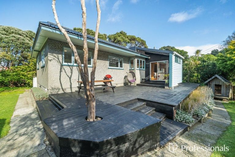 Photo of property in 20 London Road, Korokoro, Lower Hutt, 5012