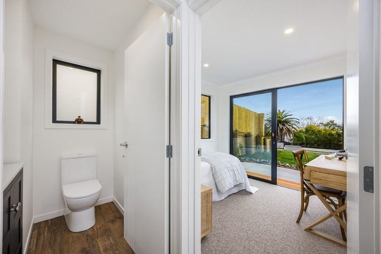 Photo of property in 12a Walbrook Road, Manly, Whangaparaoa, 0930