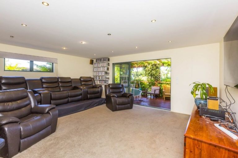 Photo of property in 8 Ronald Scott Grove, Riverstone Terraces, Upper Hutt, 5018
