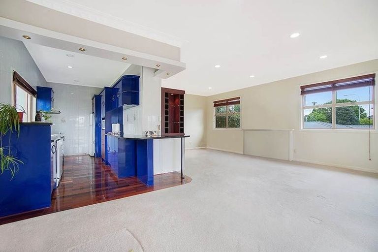 Photo of property in 15 Lake Road, Northcote, Auckland, 0627