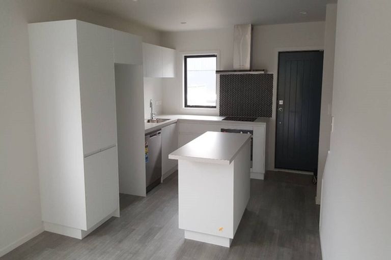 Photo of property in 16/9u Surrey Street, Tawa, Wellington, 5028