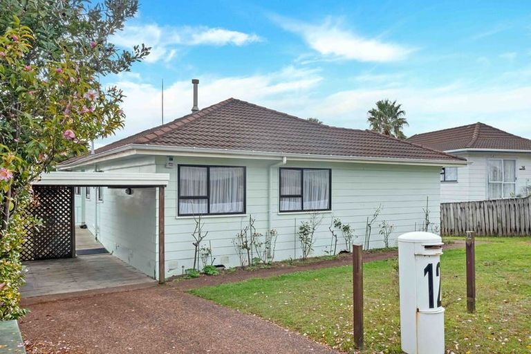 Photo of property in 12 Merida Place, Unsworth Heights, Auckland, 0632