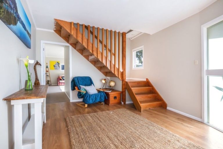 Photo of property in 9 Brora Crescent, Papakowhai, Porirua, 5024
