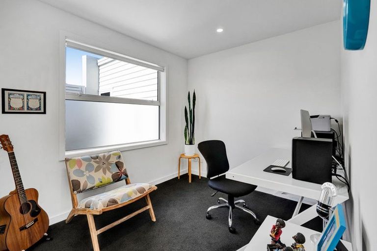 Photo of property in 54 Ainslee Street, Highlands Park, New Plymouth, 4312