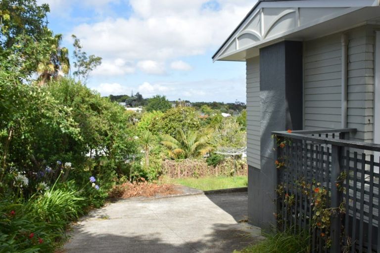 Photo of property in 3 Hilling Street, Titirangi, Auckland, 0604