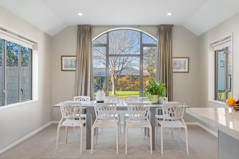 Photo of property in 4 Dinglebay Place, Casebrook, Christchurch, 8051