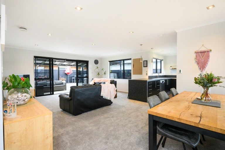Photo of property in 24 Branigan Parade, Kelvin Grove, Palmerston North, 4414