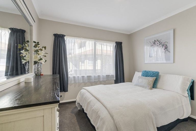 Photo of property in 6 Downing Place, Welcome Bay, Tauranga, 3112