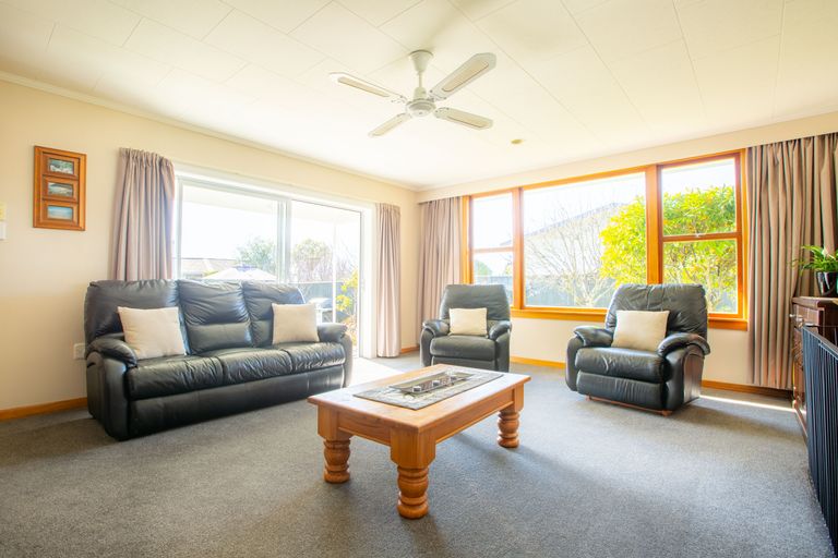 Photo of property in 22 Keats Crescent, Stoke, Nelson, 7011