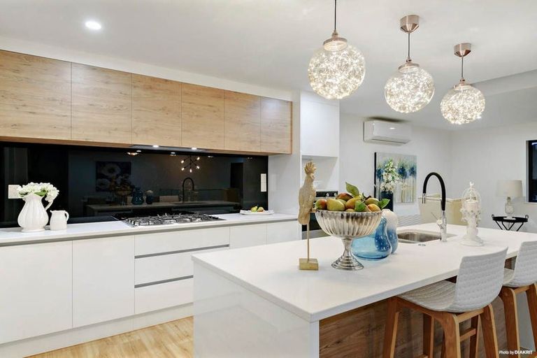 Photo of property in 24 Maraeariki Avenue, Orewa, 0931